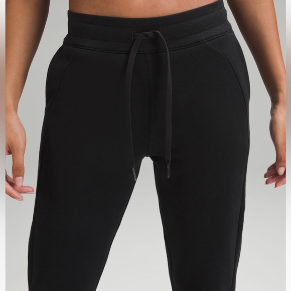 🖤 Lululemon Scuba 7/8 Jogger 0 Black - Picture 2 of 7